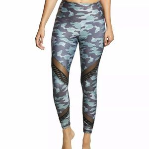 Onzie camo and mesh leggings XL